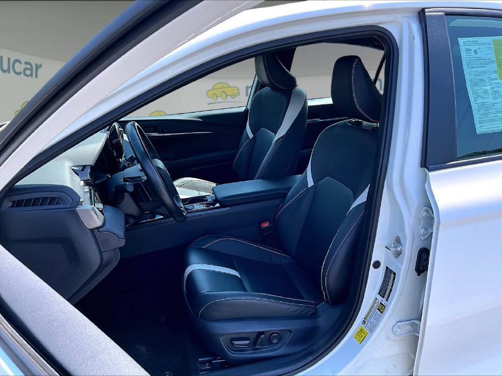 Used 2025 Toyota Camry SE FWD image 10