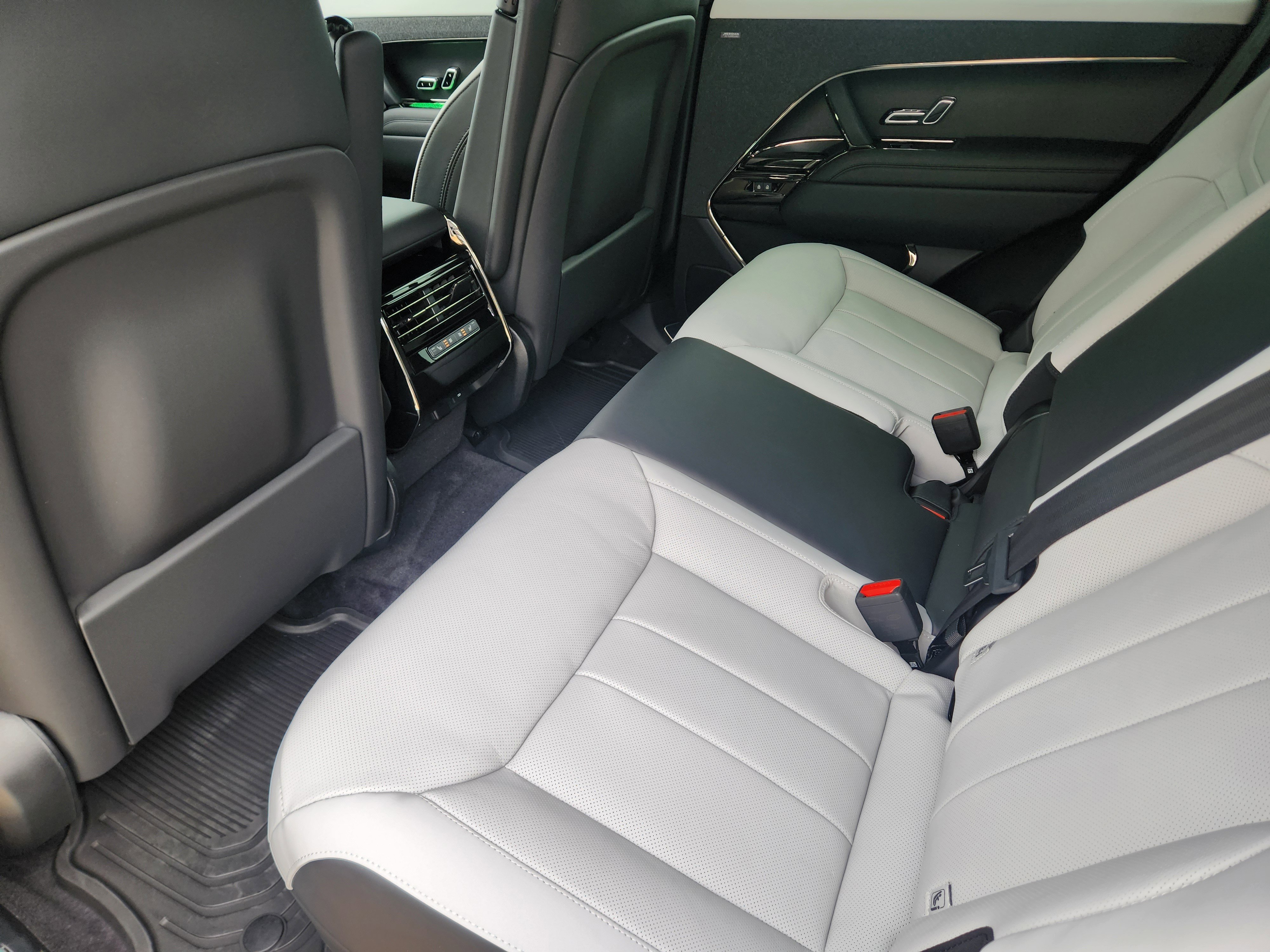 New 2026 Land Rover Range Rover Sport Dynamic SE AWD/4WD image 24