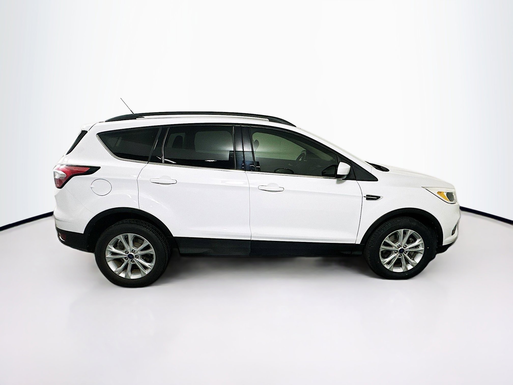 Used 2018 Ford Escape SE image 10
