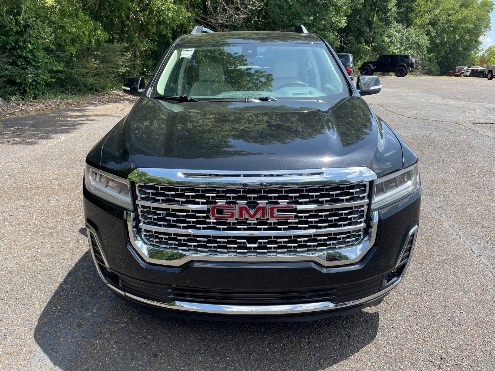 Used 2023 GMC Acadia Denali FWD image 10