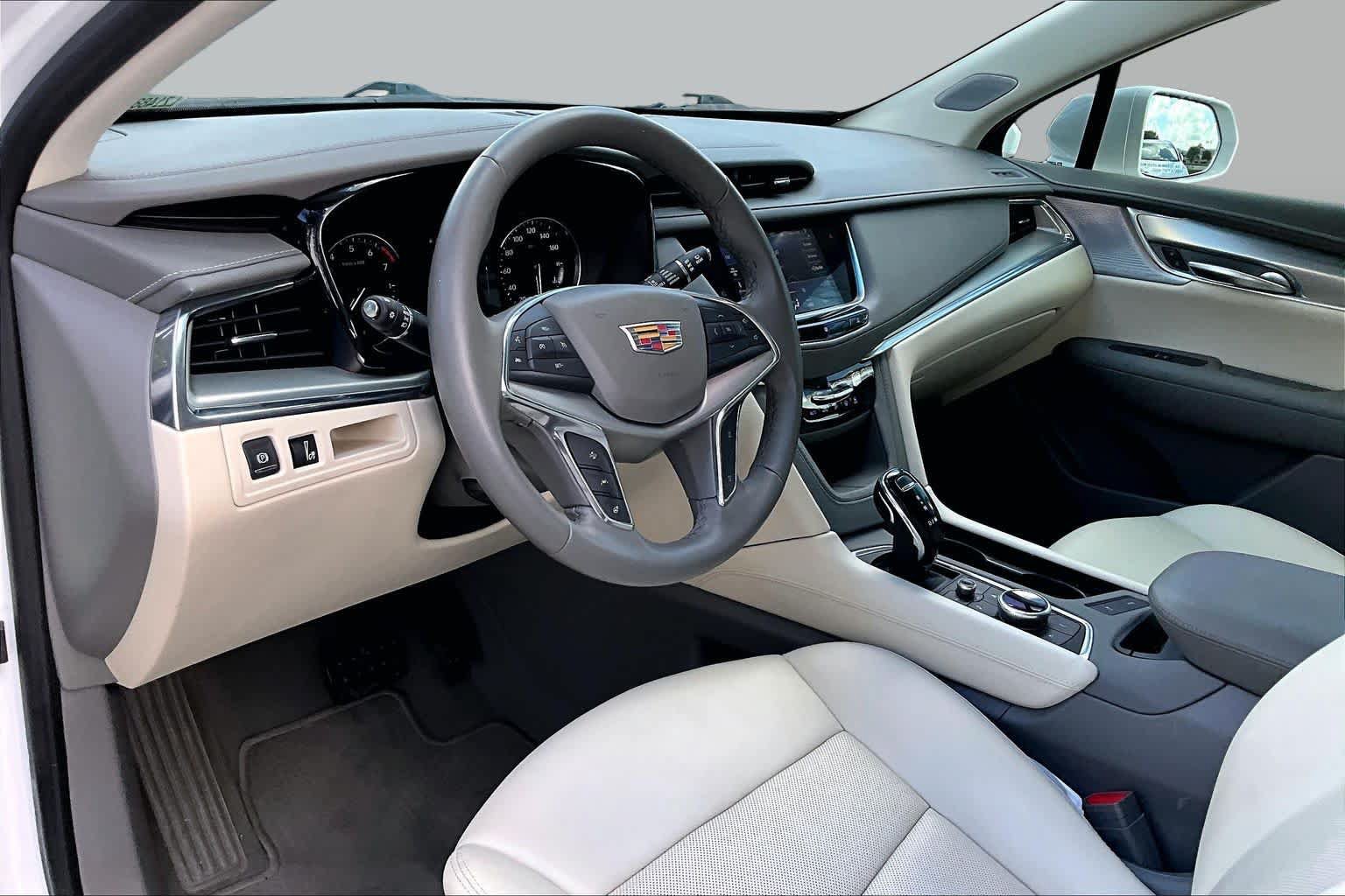 Used 2020 Cadillac XT5 Premium Luxury FWD image 18