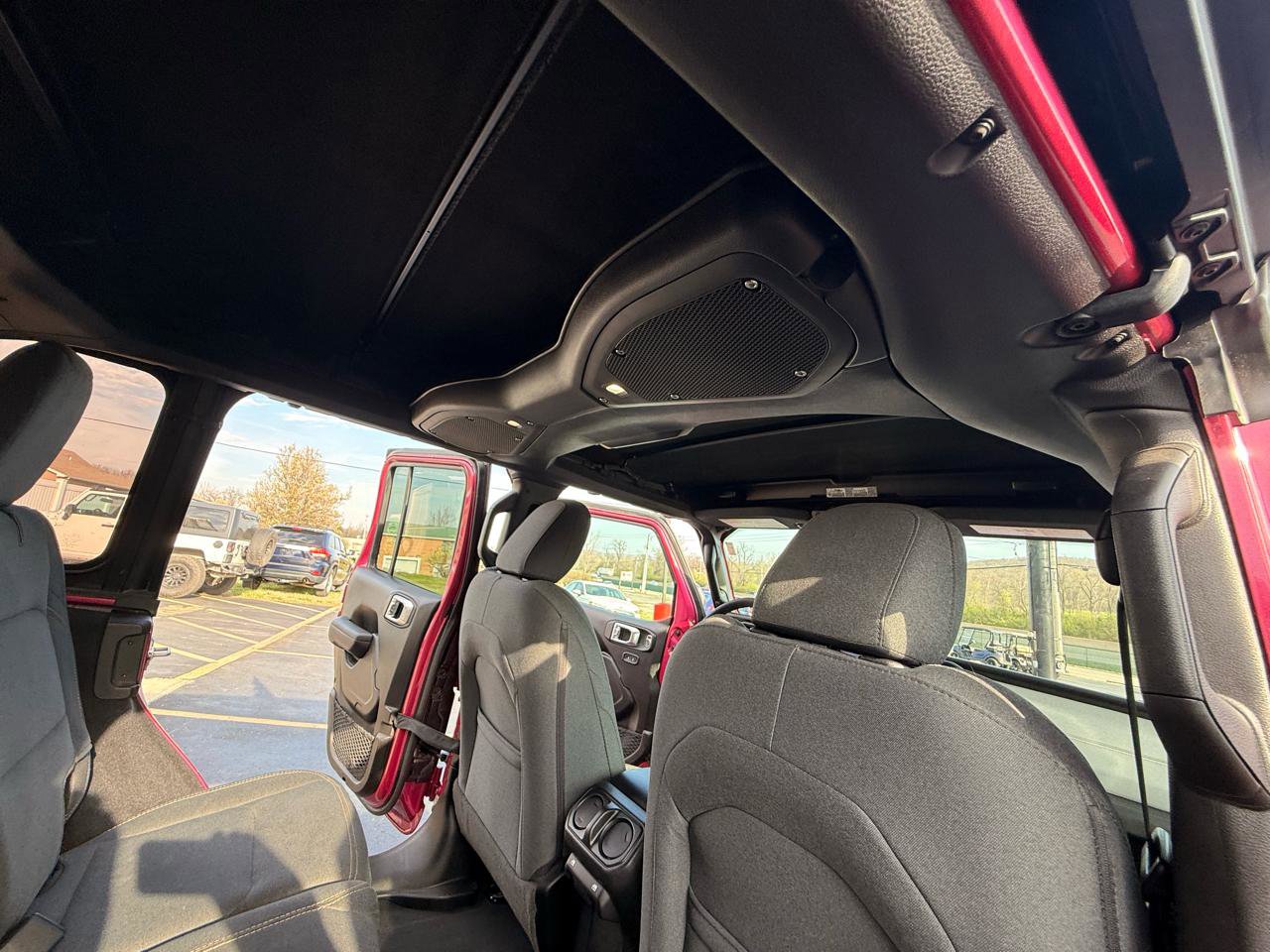 Used 2024 Jeep Wrangler Unlimited Sport image 39