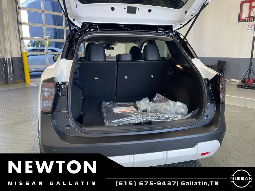 New 2026 Nissan Kicks SR FWD image 8