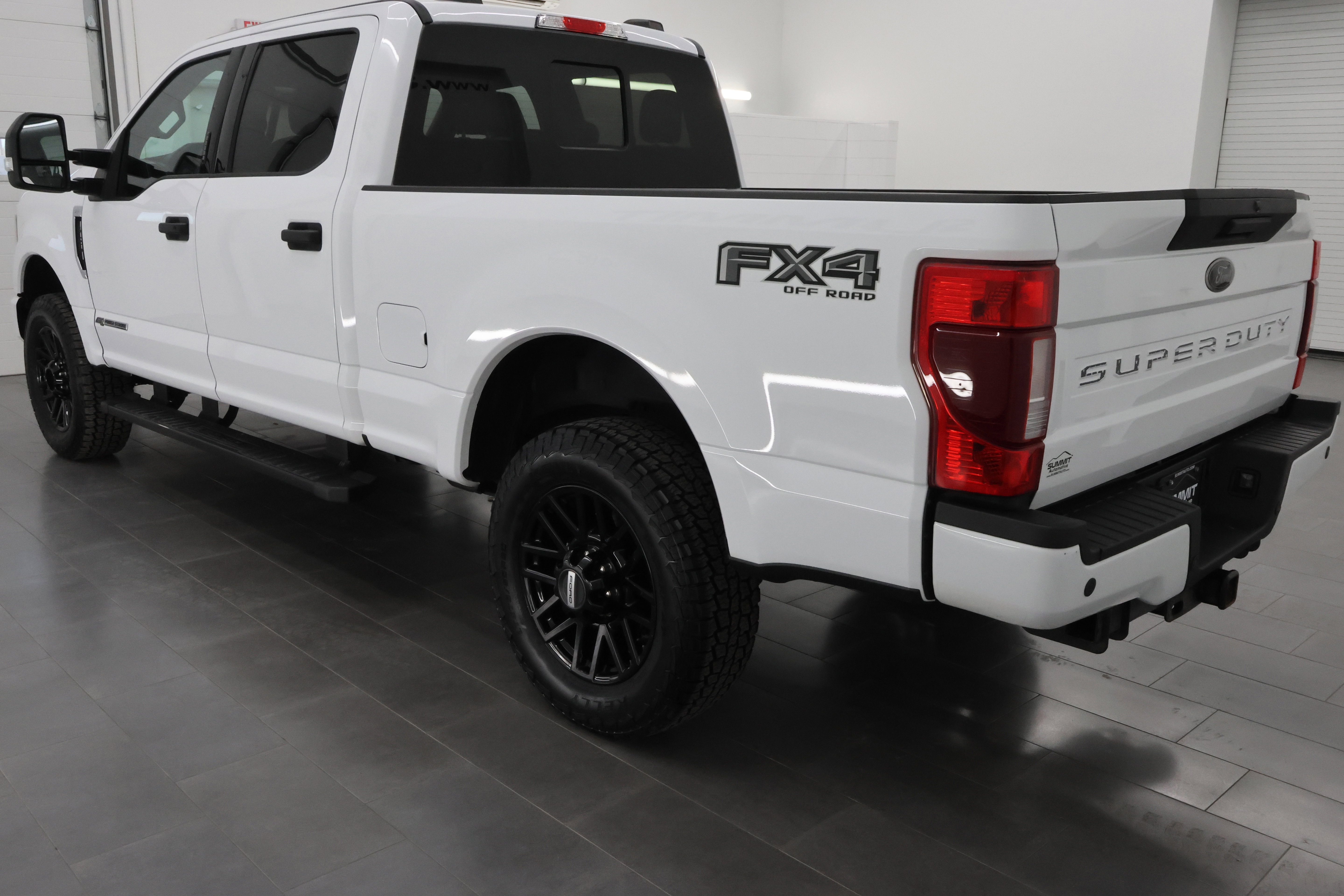 Used 2022 Ford F250 XLT w/ Black Appearance Package image 6