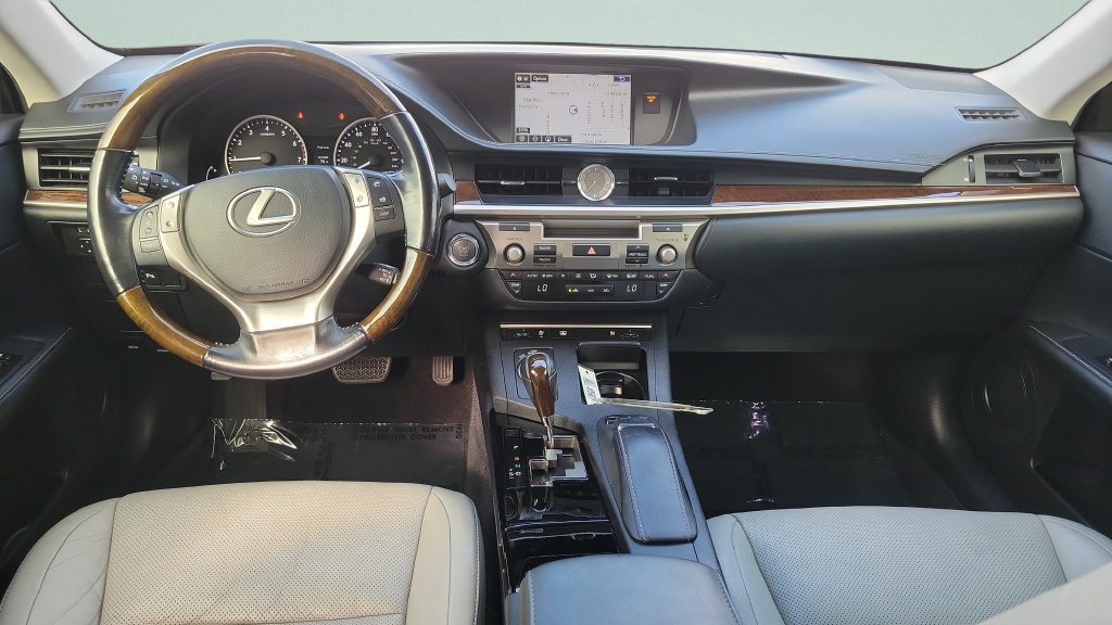 Used 2015 Lexus ES 350 w/ Luxury Package FWD image 11