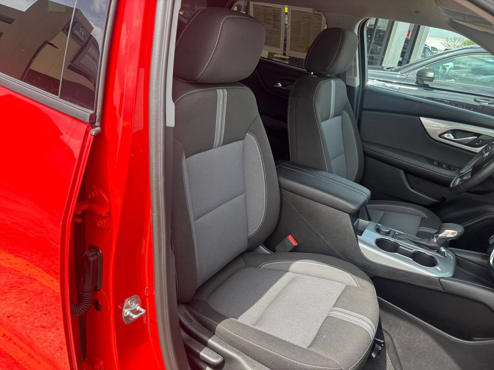 Used 2025 Chevrolet Blazer LT FWD image 38