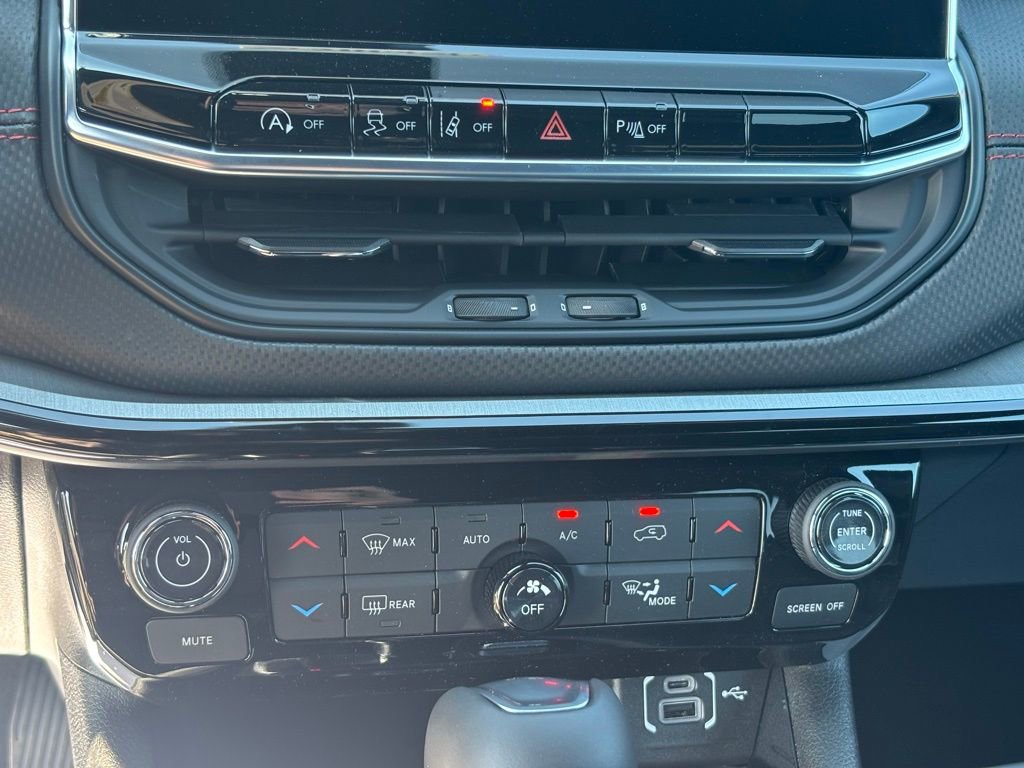 New 2026 Jeep Compass Trailhawk AWD/4WD image 18