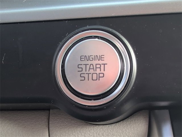 Used 2023 Kia Carnival LX image 18