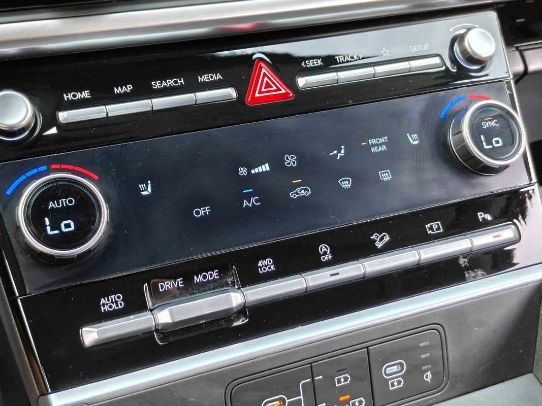 Used 2025 Hyundai Santa Fe SEL AWD/4WD image 39