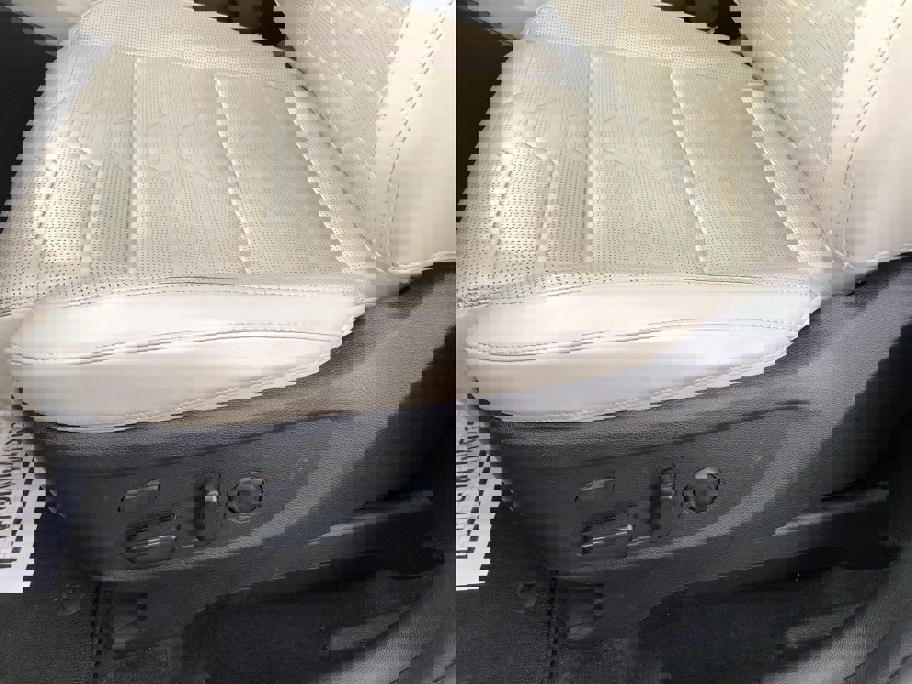 Used 2022 Kia Telluride SX w/ SX Prestige Package image 16