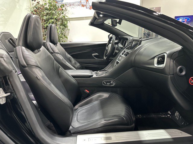 Used 2019 Aston Martin DB11 Volante RWD image 55
