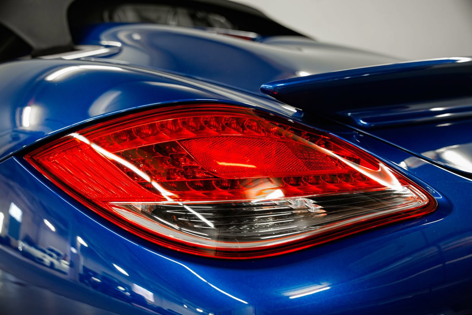 Used 2011 Porsche Boxster Spyder RWD image 34