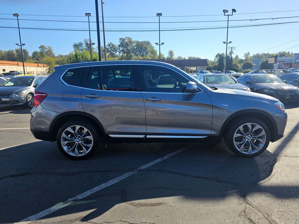 Used 2017 BMW X3 xDrive28i image 4