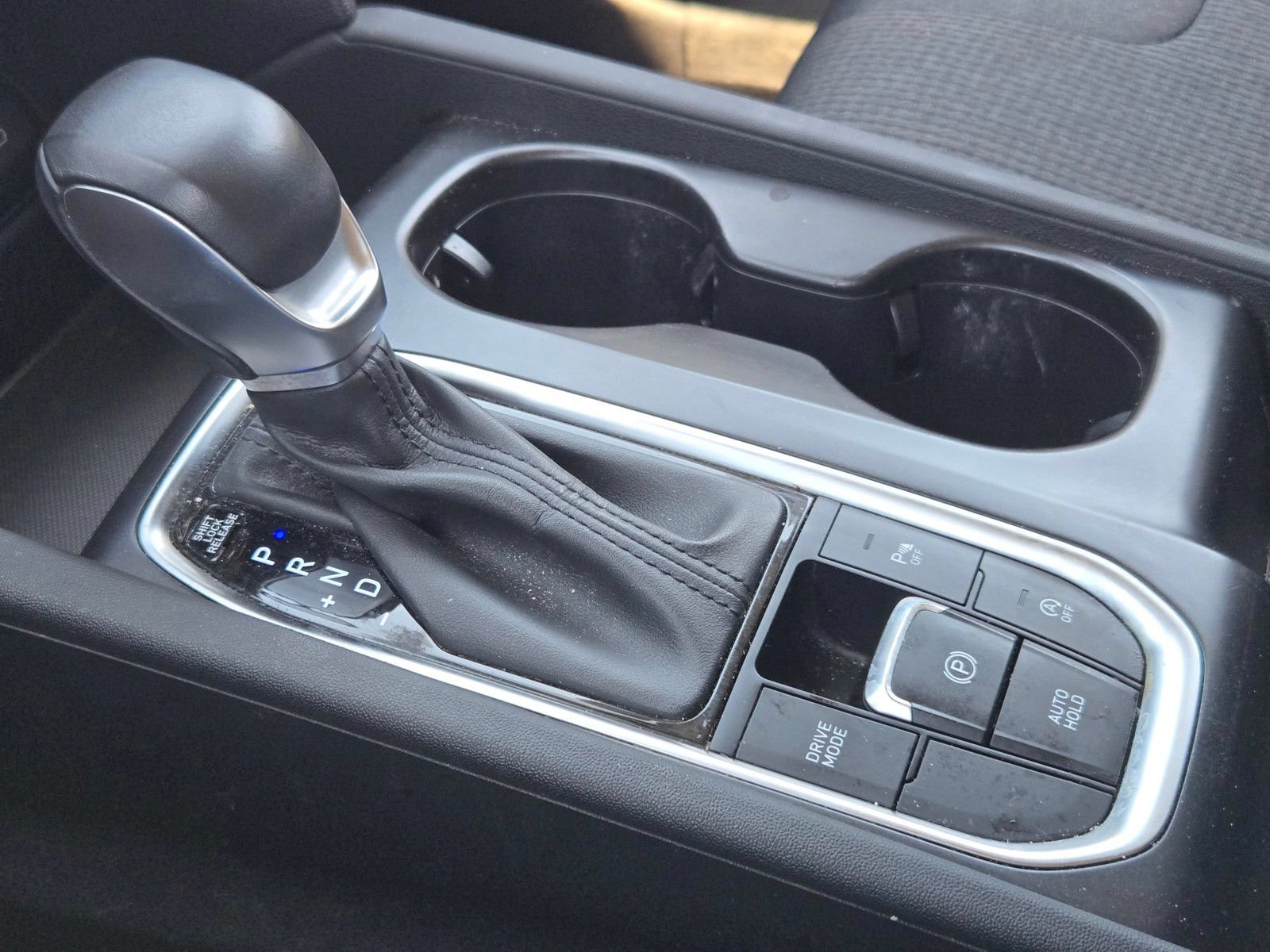 Used 2019 Hyundai Santa Fe SEL FWD image 18