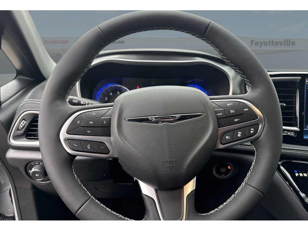 New 2026 Chrysler Pacifica Select image 12