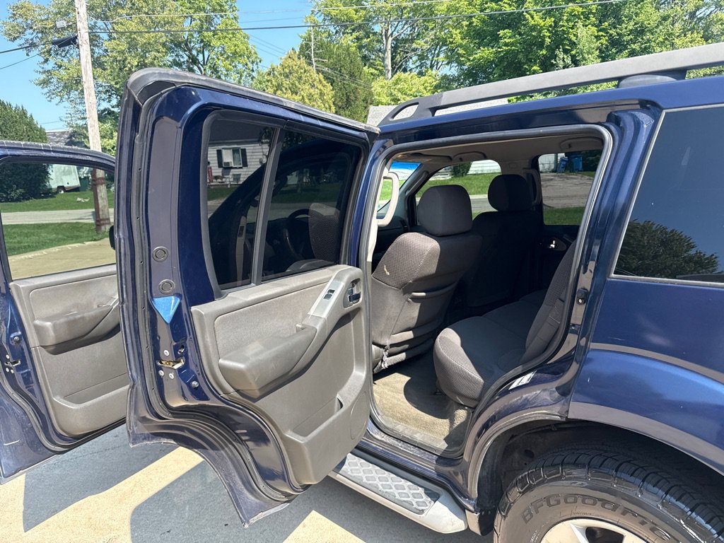 Used 2008 Nissan Pathfinder S AWD/4WD image 12