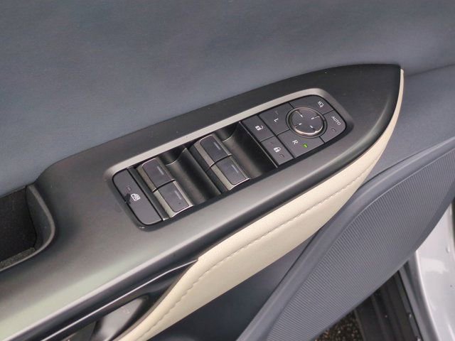 Used 2023 Lexus RZ 450e Premium w/ Accessory Package (Z1) image 15