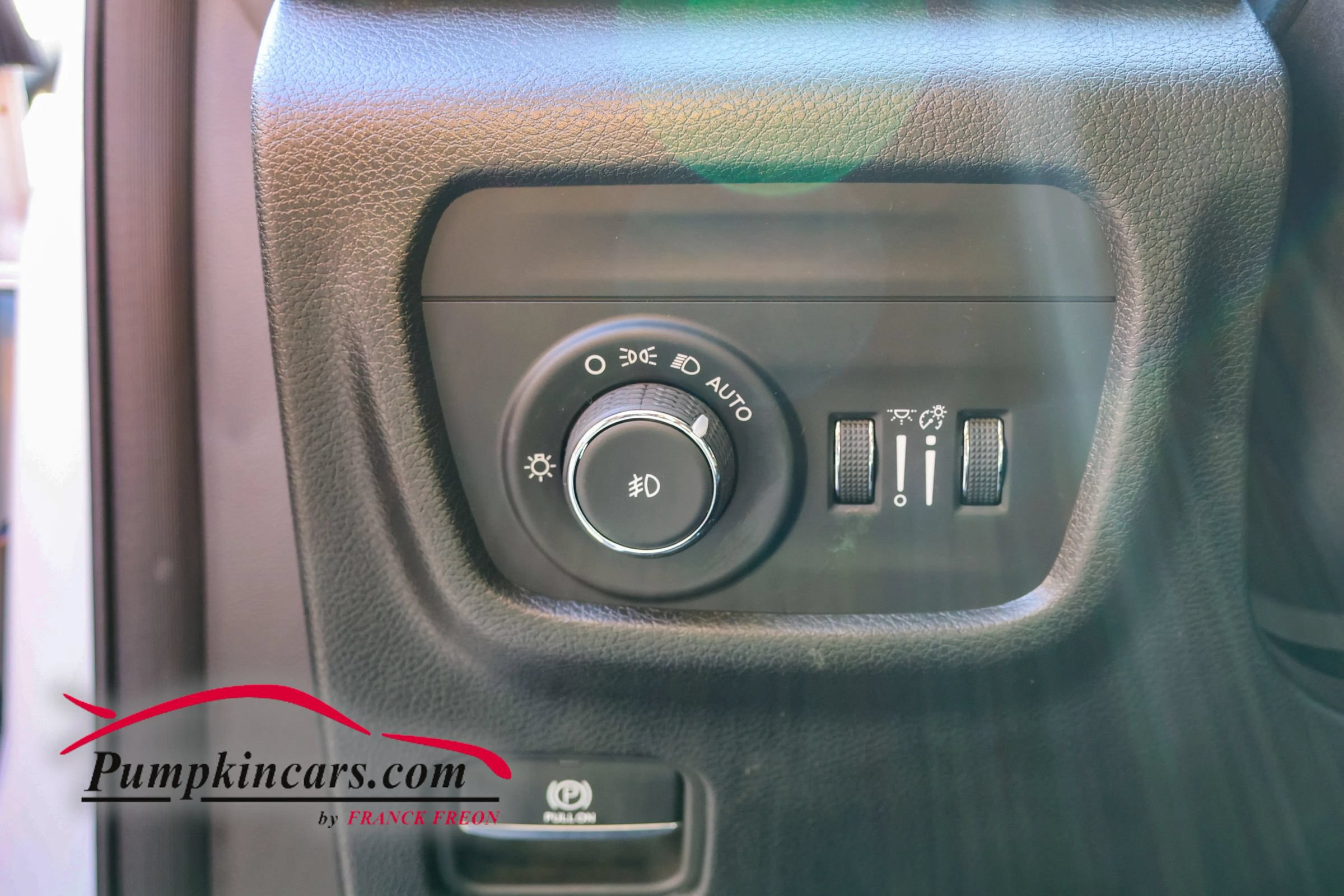 Used 2023 Jeep Grand Cherokee L Limited AWD/4WD image 18