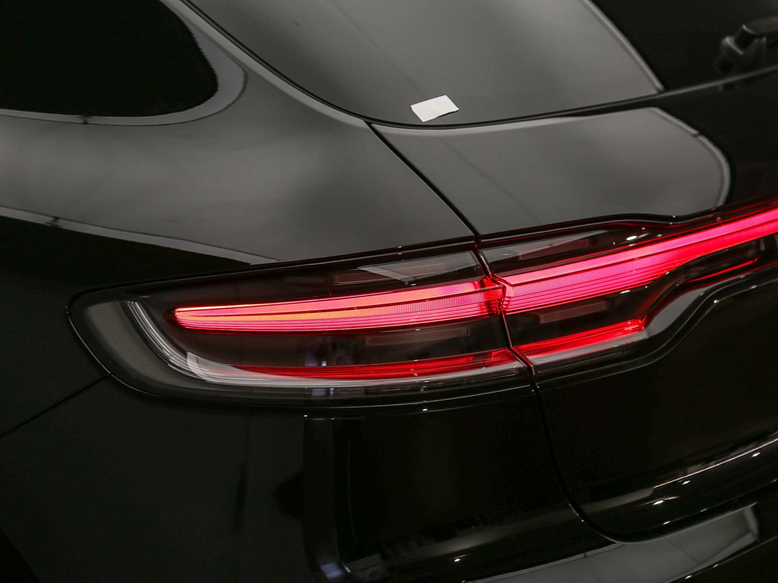 Certified 2025 Porsche Macan S AWD/4WD image 16