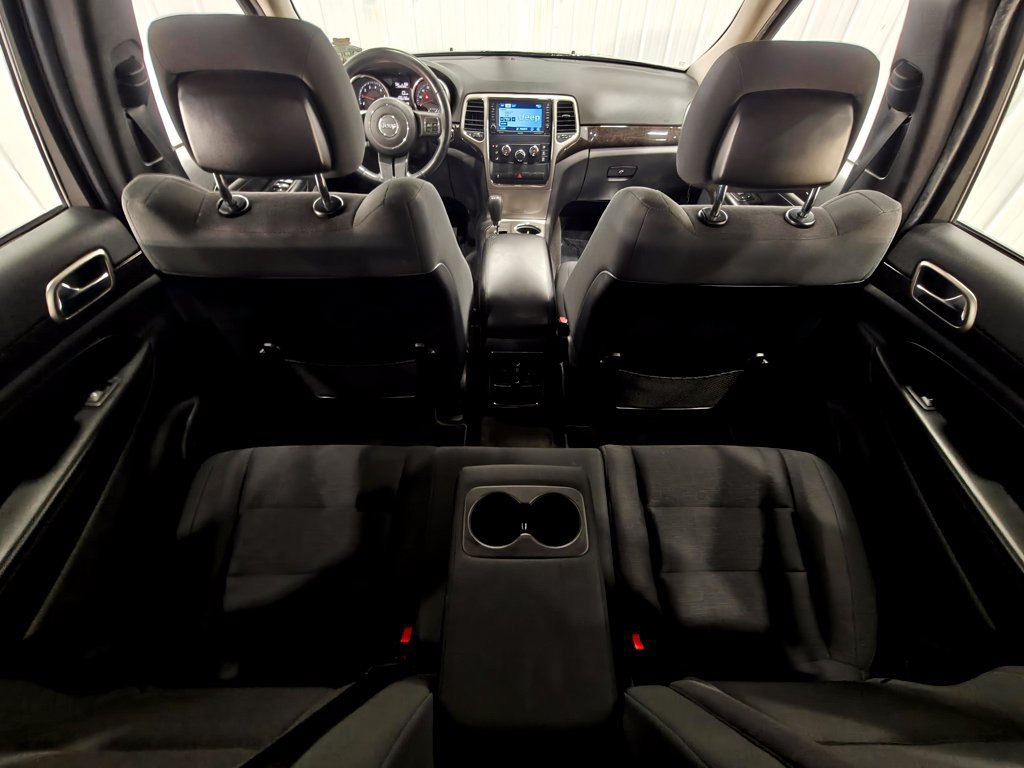 Used 2012 Jeep Grand Cherokee Laredo AWD/4WD image 23