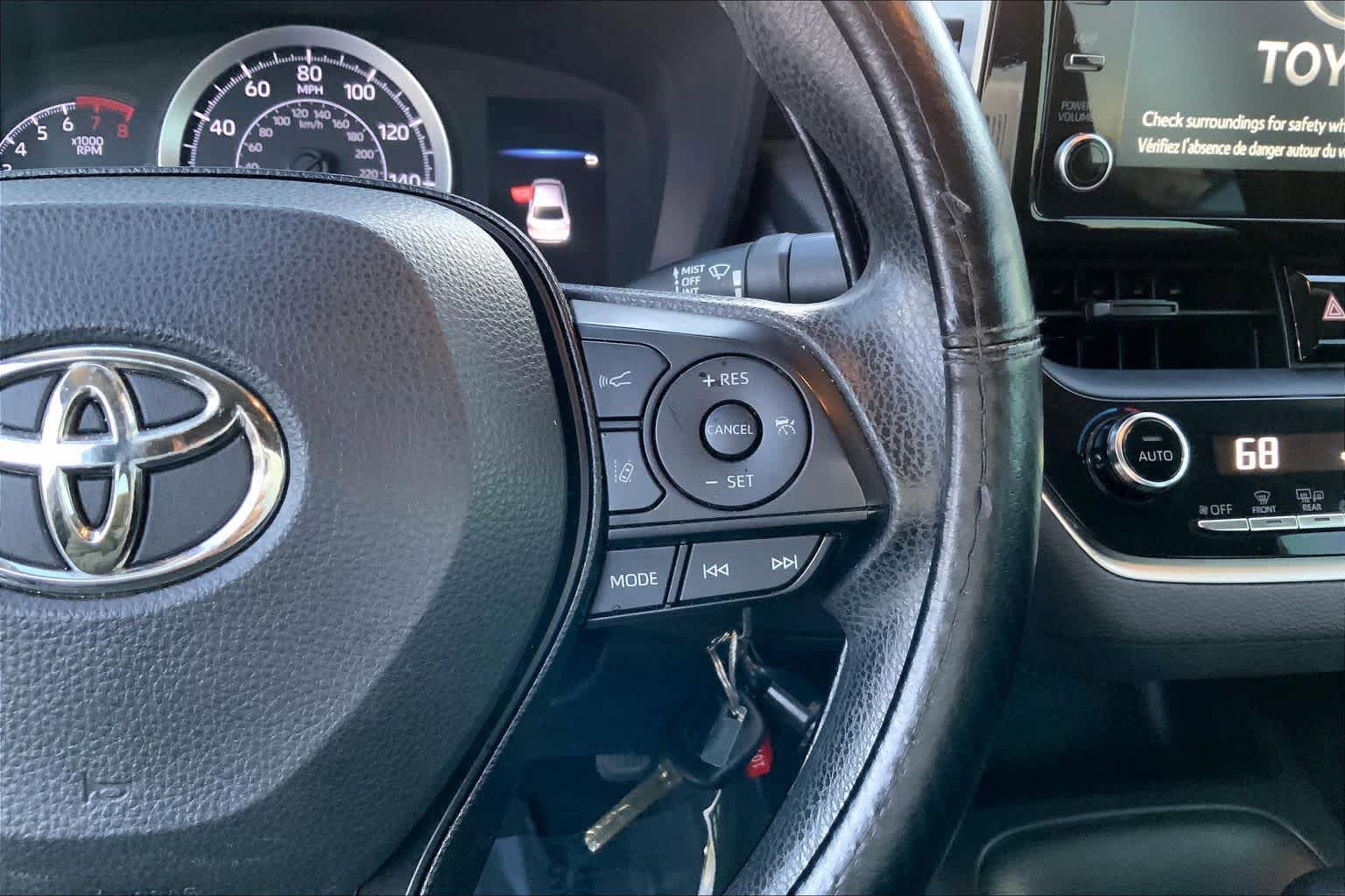 Used 2020 Toyota Corolla LE FWD image 24