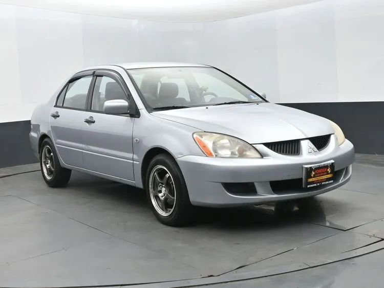 Used 2005 Mitsubishi Lancer ES FWD image 2