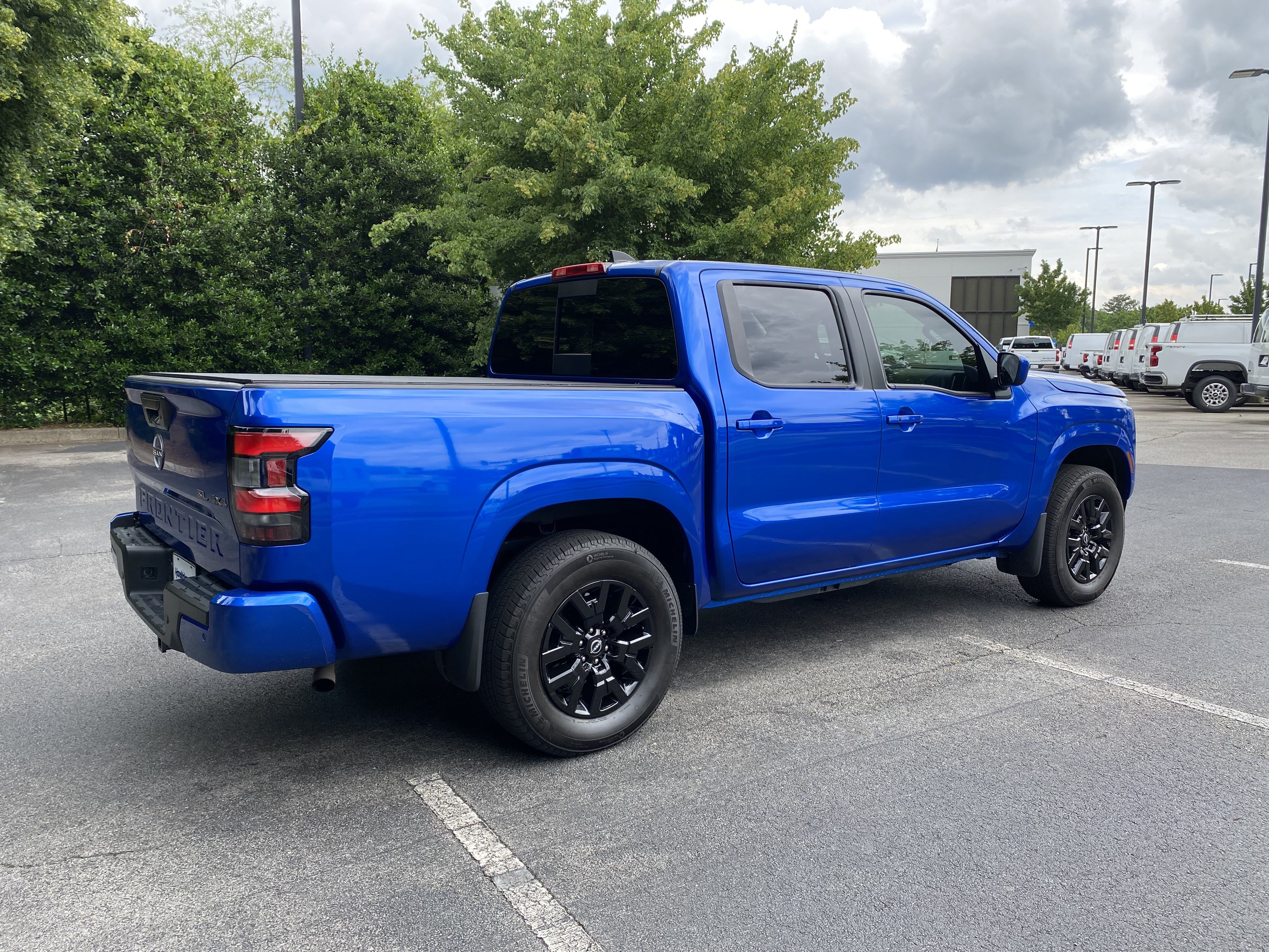 Used 2024 Nissan Frontier SL w/ Technology Package AWD/4WD image 9