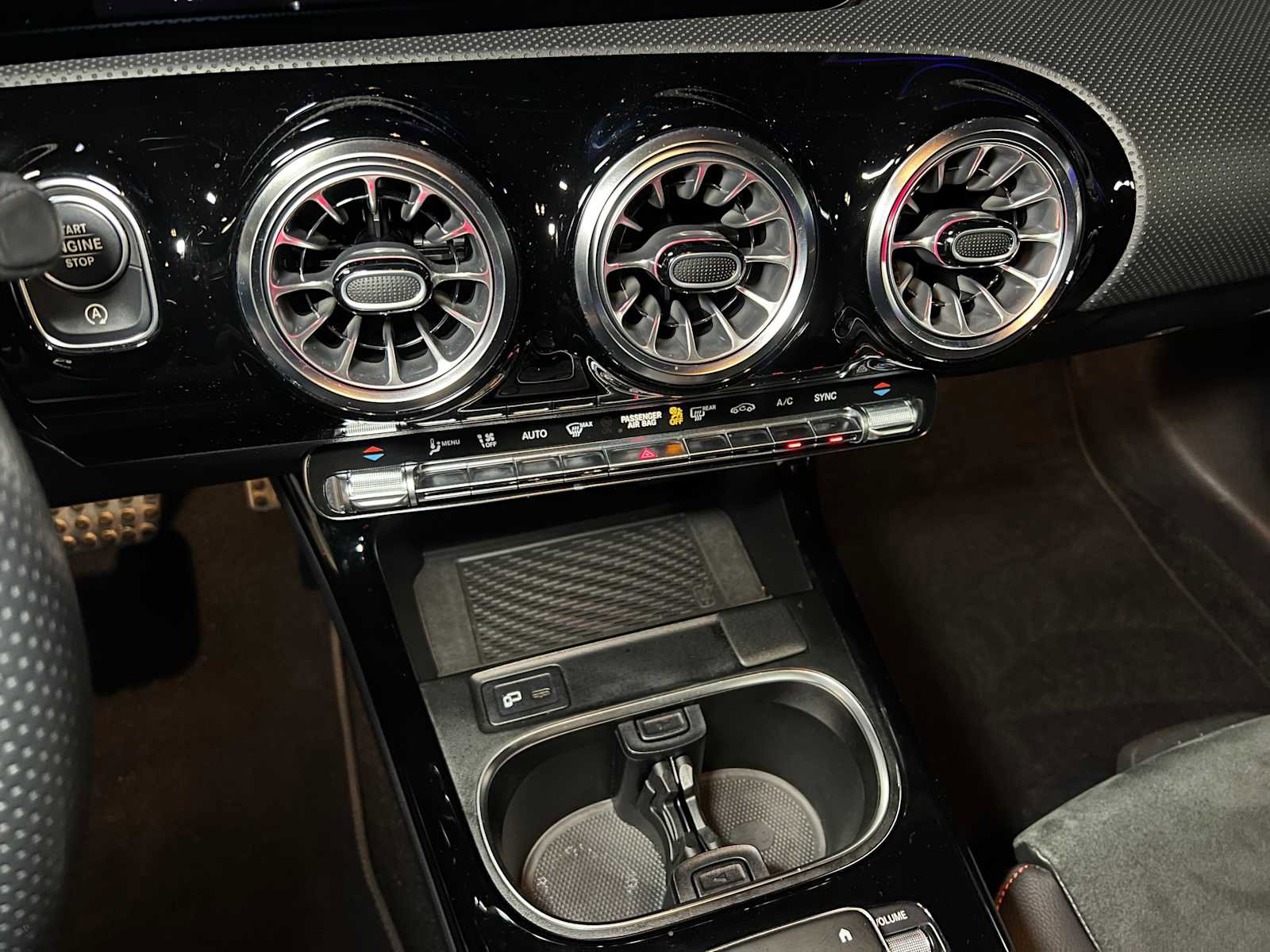 Used 2023 Mercedes-Benz CLA 250 4MATIC image 33