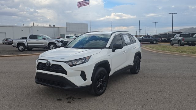 Used 2021 Toyota RAV4 LE AWD/4WD image 2