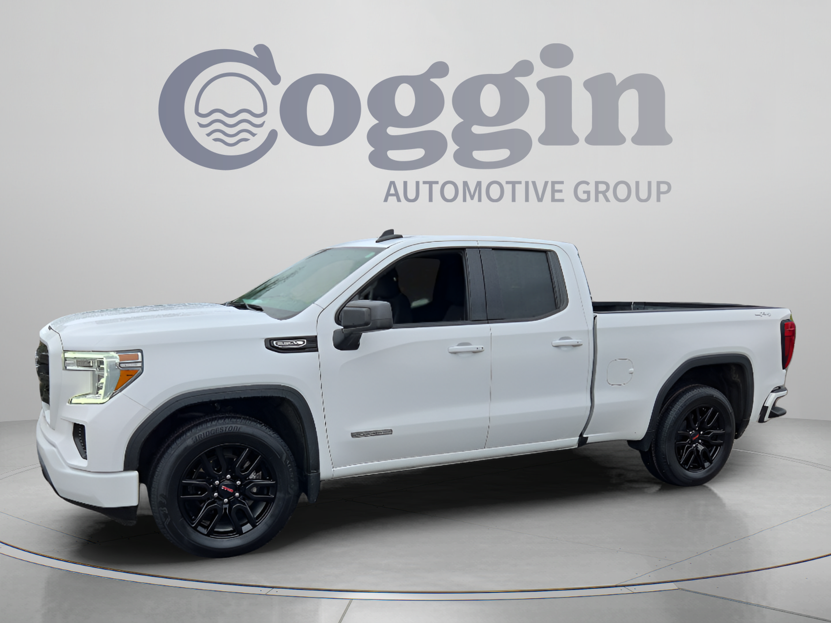 Used 2022 GMC Sierra 1500 Elevation w/ Preferred Package AWD/4WD image 1