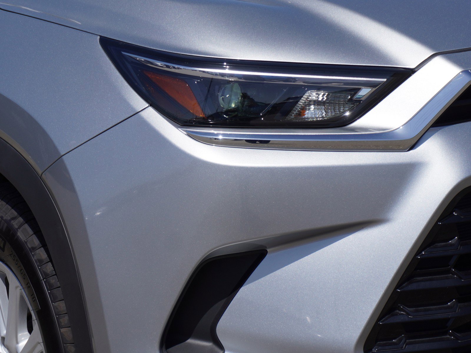 Used 2025 Toyota Grand Highlander FWD image 3