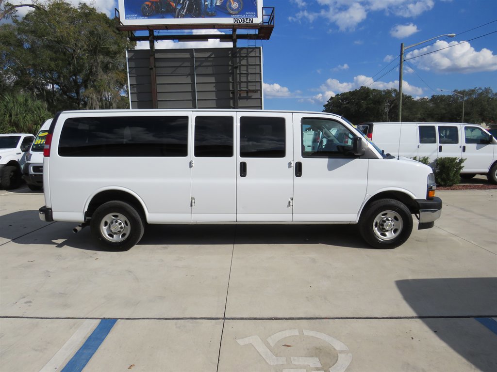 Used 2024 Chevrolet Express 3500 LS w/ Chrome Appearance Package RWD image 22