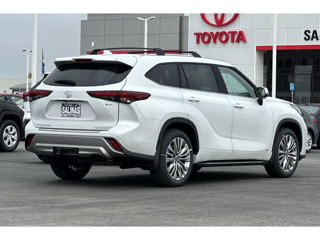 New 2026 Toyota Highlander Platinum image 4