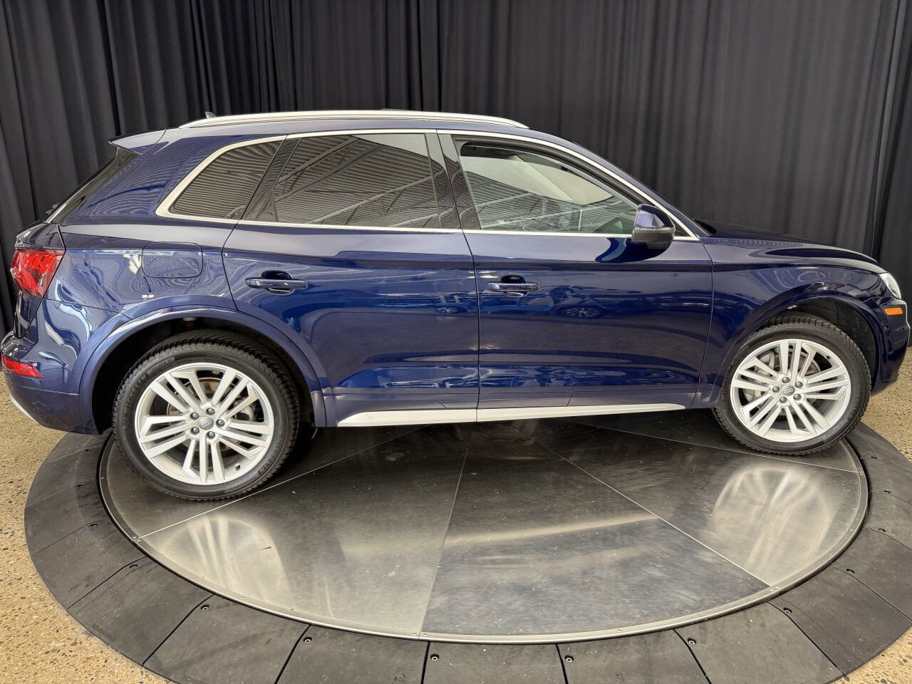 Used 2019 Audi Q5 2.0T Premium Plus w/ Premium Plus Package AWD/4WD image 11