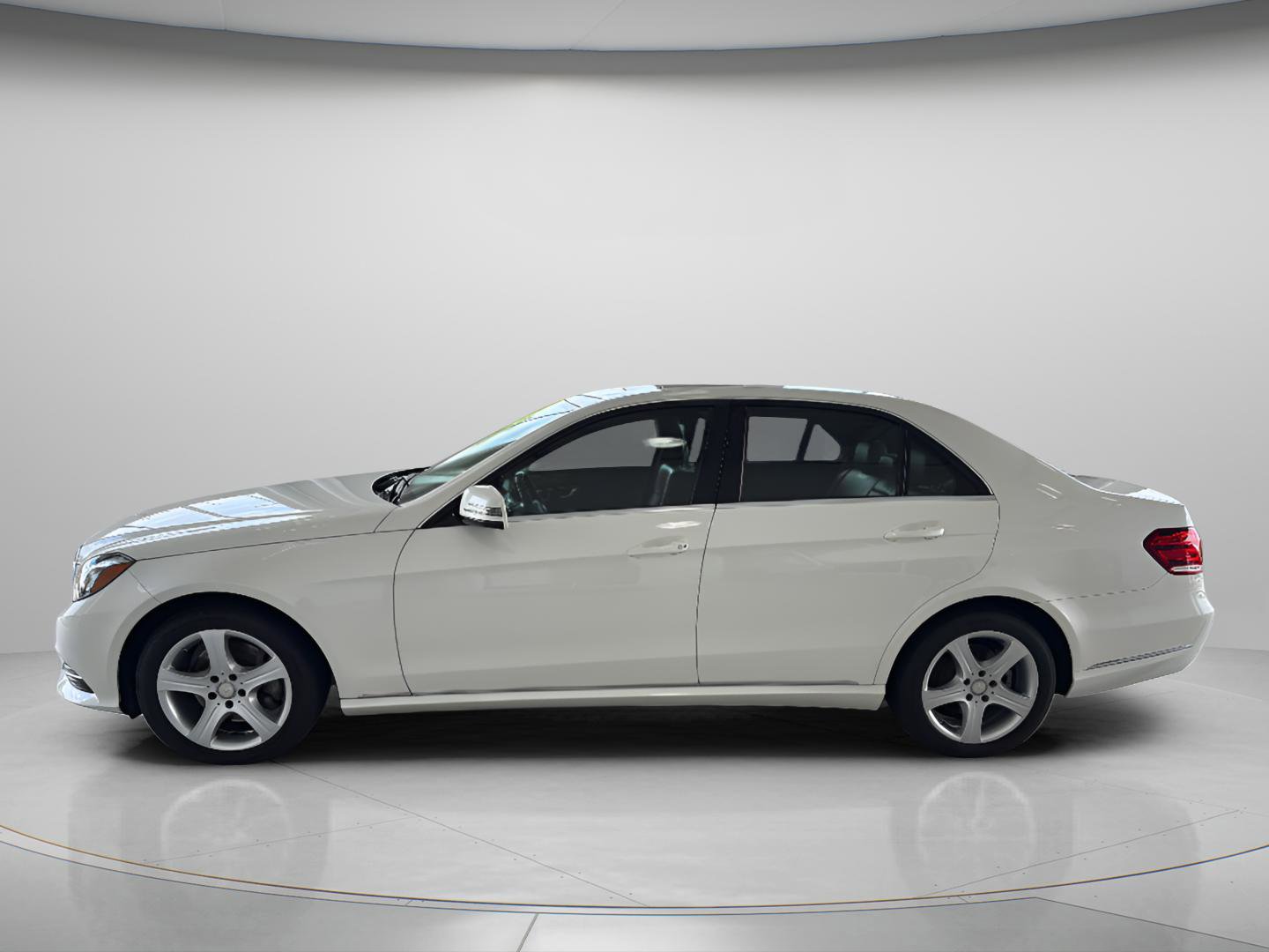 Used 2016 Mercedes-Benz E 350 Sedan image 10