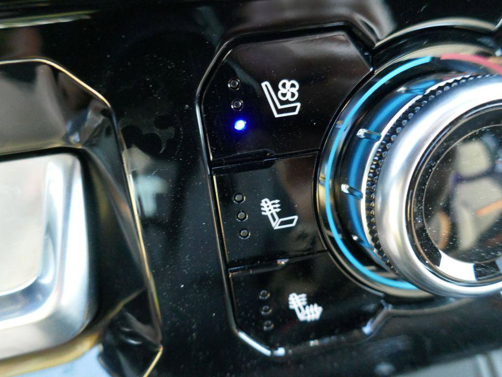 New 2026 GMC Sierra 1500 AT4 w/ AT4 Premium Package image 28