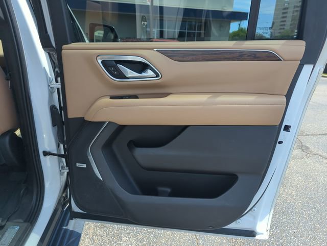 Used 2021 Chevrolet Suburban Premier w/ Premium Package RWD image 33