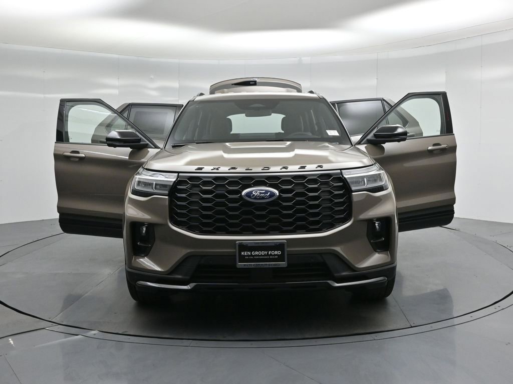 Used 2026 Ford Explorer ST-Line w/ ST-Line Street Pack RWD image 36