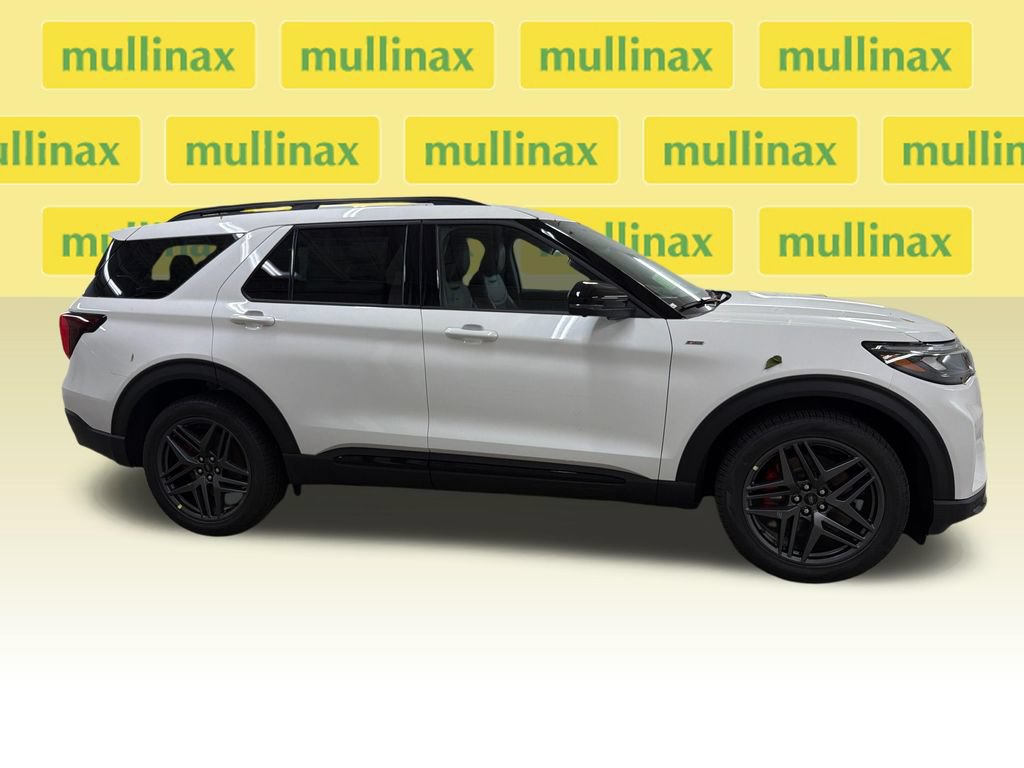 New 2026 Ford Explorer ST-Line w/ ST-Line Street Pack RWD image 2
