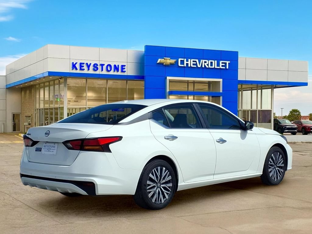 Used 2025 Nissan Altima 2.5 SV FWD image 7