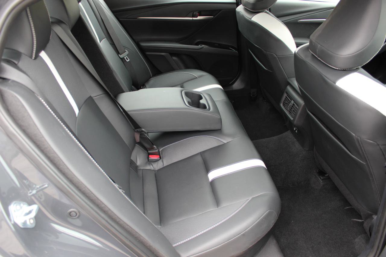 Used 2025 Toyota Camry SE image 21