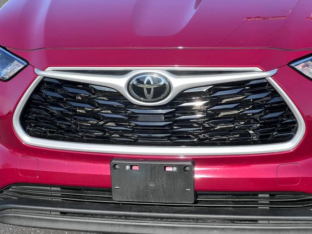 Used 2022 Toyota Highlander XLE AWD/4WD image 41