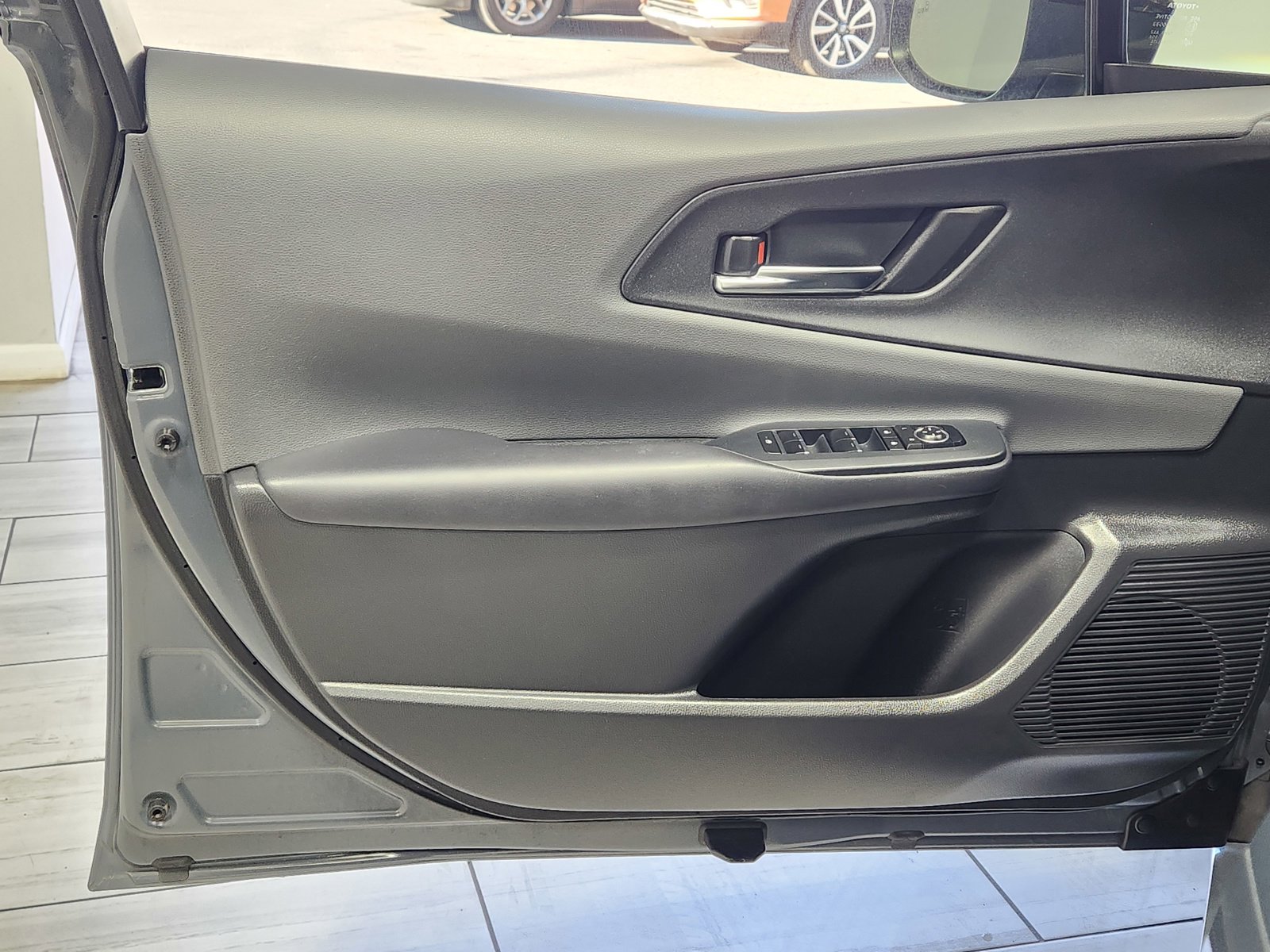 Used 2023 Toyota Prius XLE AWD/4WD image 10