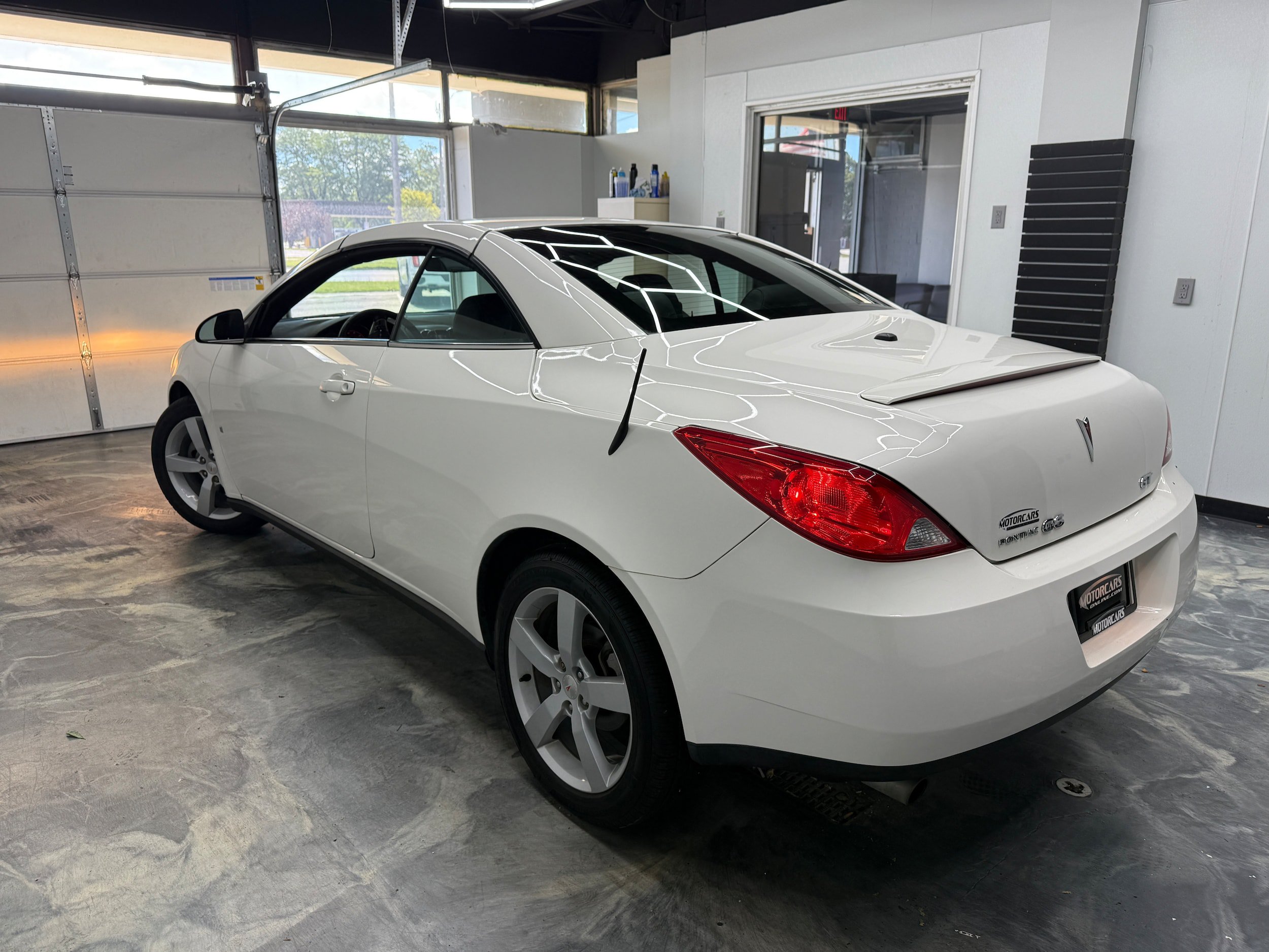 Used 2007 Pontiac G6 GT FWD image 2