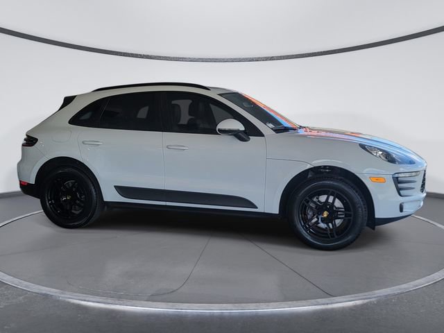 Used 2018 Porsche Macan image 2