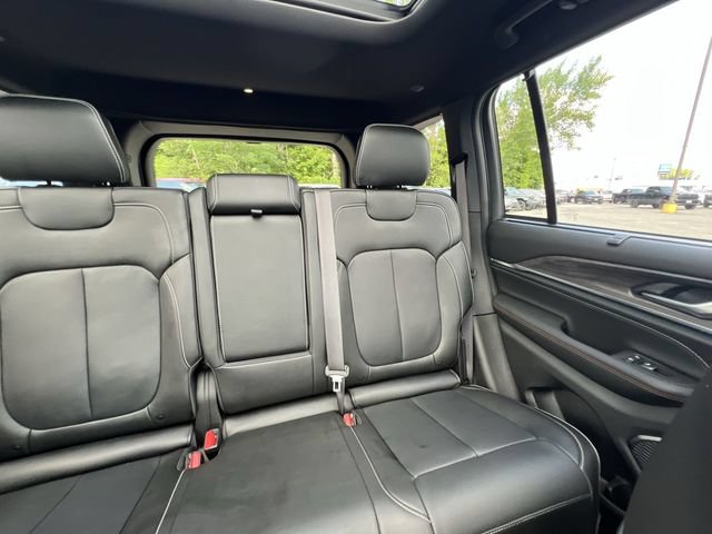 Used 2025 Jeep Grand Cherokee Overland w/ Adv Protech Group III AWD/4WD image 15