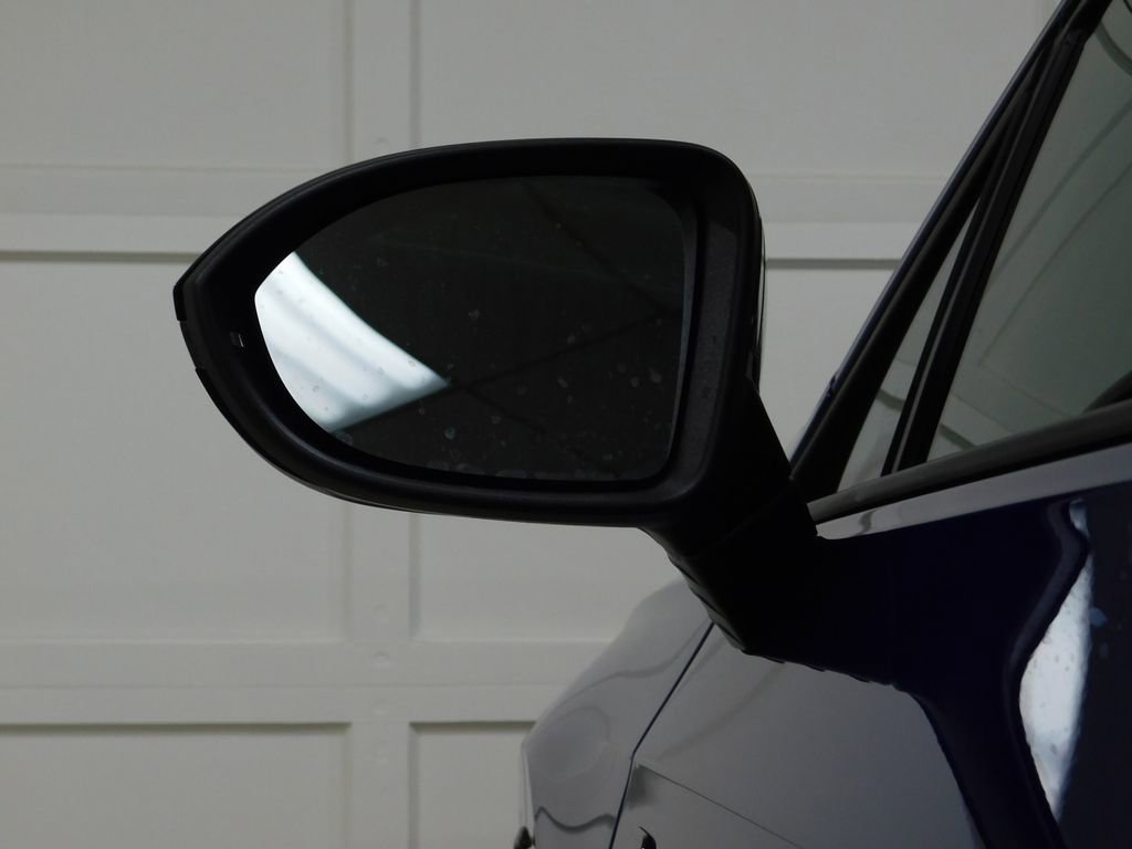 Used 2025 Volkswagen Golf R Black Edition image 25