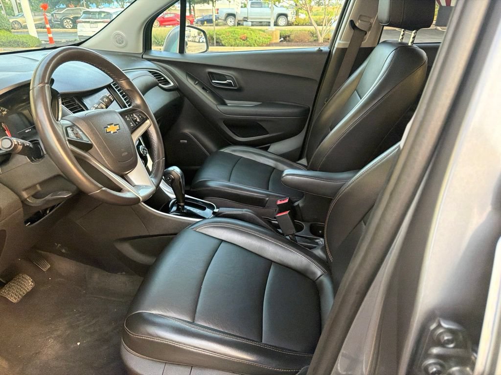 Used 2020 Chevrolet Trax Premier w/ LPO, Protection Package AWD/4WD image 8