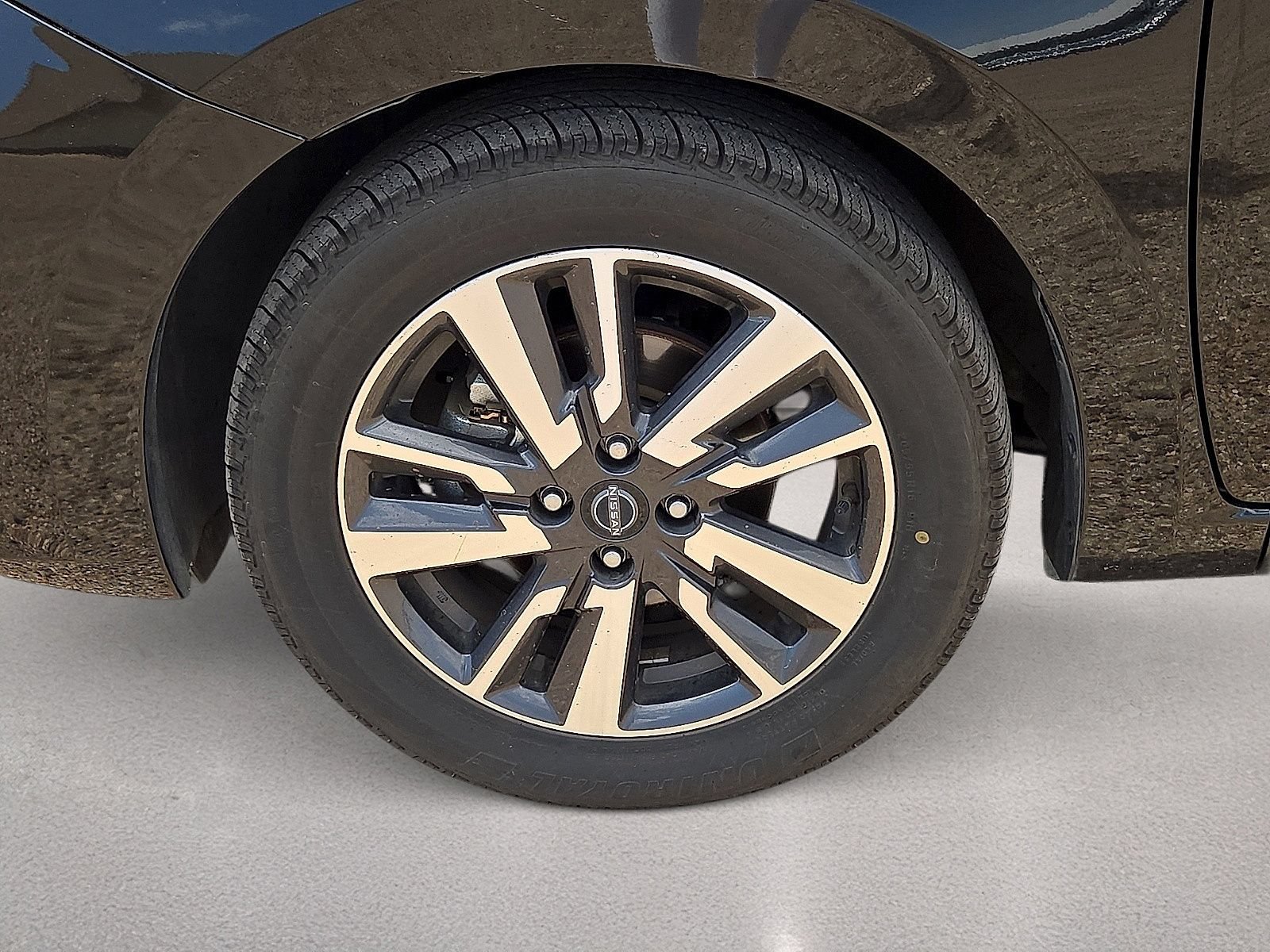 Used 2024 Nissan Versa SV FWD image 10