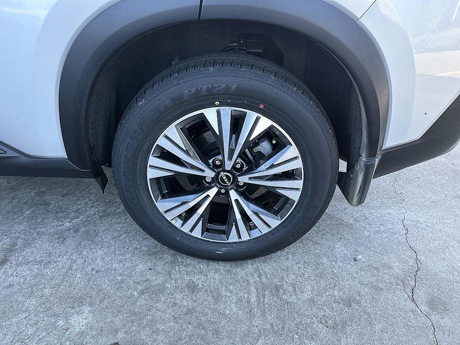 Certified 2023 Nissan Rogue SV image 10
